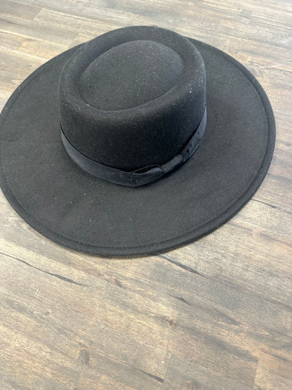 Structured Boater With Wide Brim
